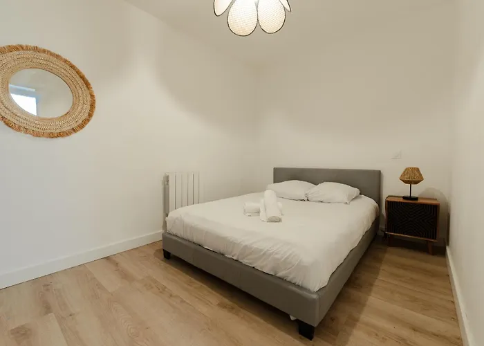 La Cachette De Faventines * Valence (Drome)